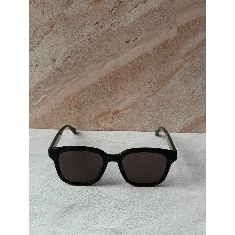 NEW Gucci GG0847SK Black Striped Arm Unisex Sunglasses - Picture 2 of 7